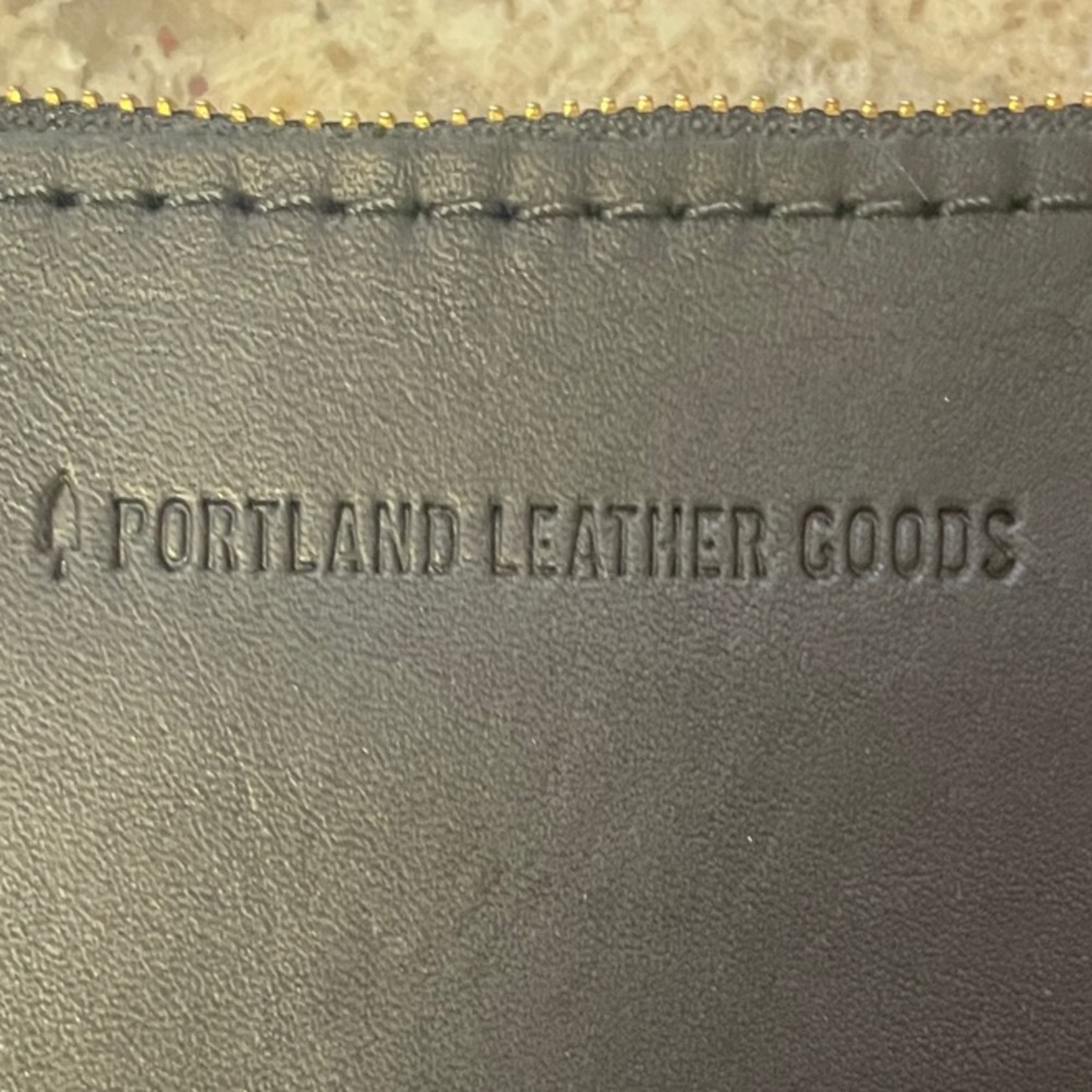 Portland Leather Charcoal Unisex Bag